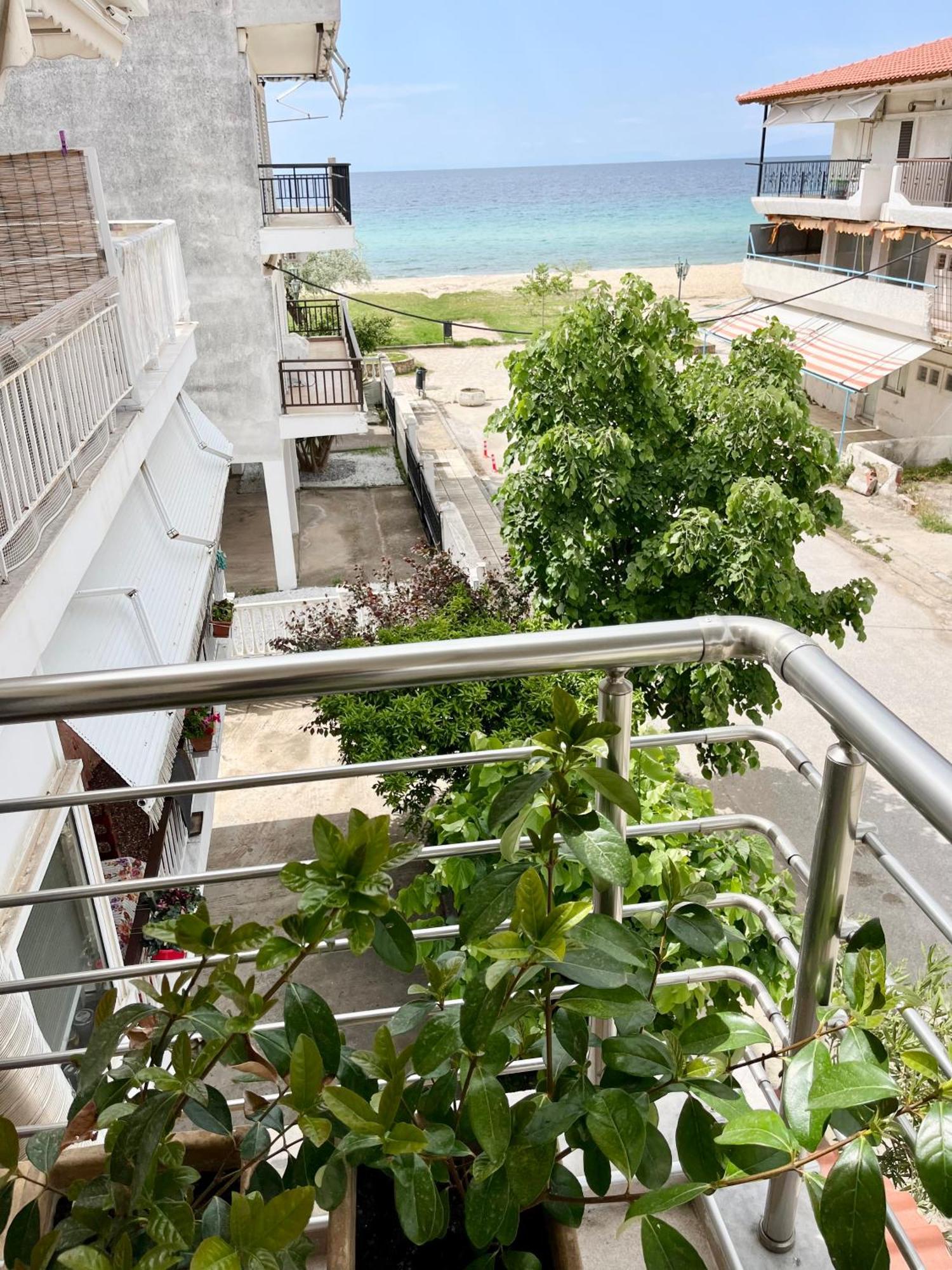 The Beach House Paralia Dionysiou Esterno foto